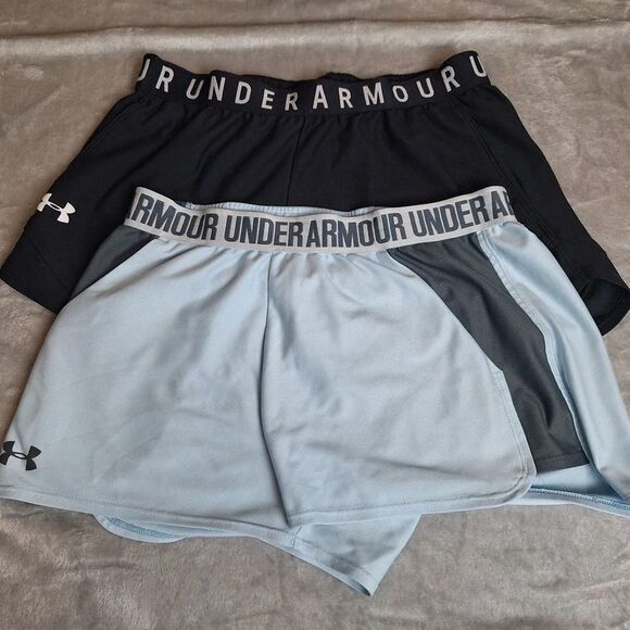 Under Armour Pants - 2 Pair Women's Under Armour Loose Heat gear Shorts